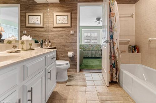 4022 Crayton Rd, Naples FL 34103-3576 exterior