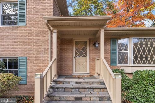 2124 Edgewater Pkwy, Silver Spring MD  20903-1210 exterior