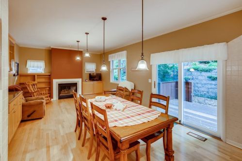 281 Irvine Ave, Saint Paul, MN 55102-2321