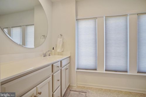 2222 Red Fox Dr, Hummelstown PA 17036 exterior