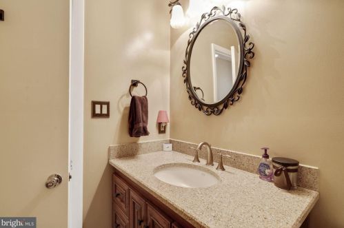 10601 Woodsdale Dr, Silver Spring MD 20901-1547 exterior