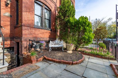 203 3 St, Washington DC 20003-1903 exterior