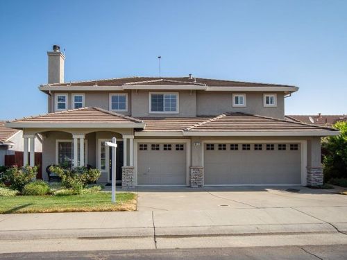 832 Fratis St, Folsom, CA 95630-9568