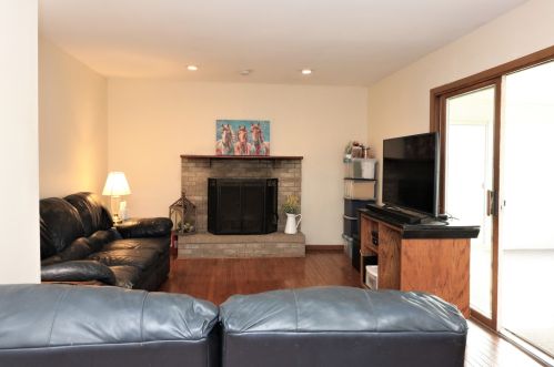 1222 Amberwood Dr, Bull Valley IL 60014-1825 exterior