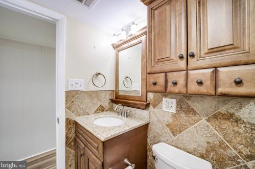 4110 Duvawn St, Alexandria VA 22310-2022 exterior