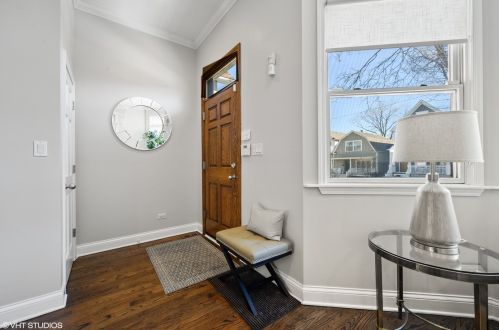 3034 Leavitt St, Chicago, IL 60618-8114