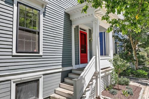 38 Barnes St, Providence, RI 02906-1502