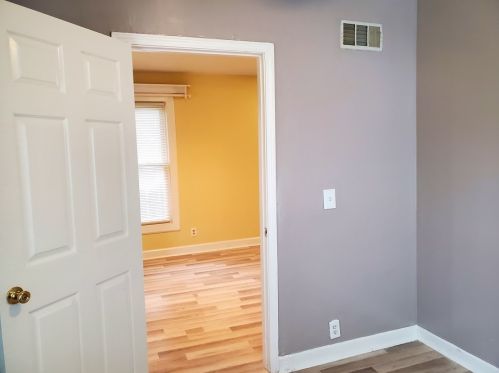 27 Maple Ave, Waukegan IL 60085-5330 exterior