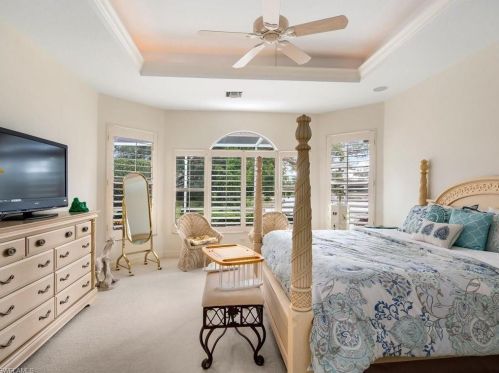 6932 Mauna Loa Ln, Naples FL 34113-2646 exterior