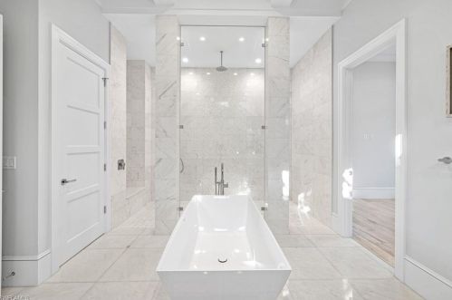 3139 Leeward Ln, Naples FL 34103-4038 exterior