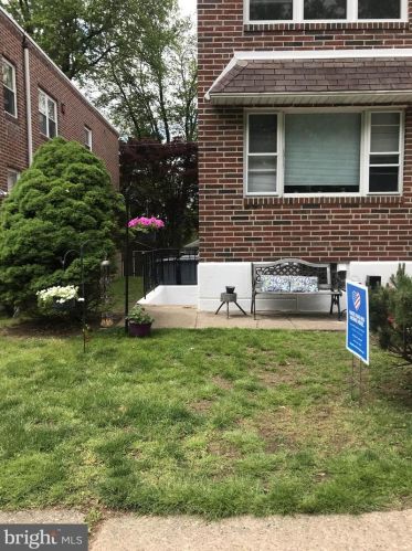 614 Borbeck Ave, Philadelphia PA  19111-3102 exterior