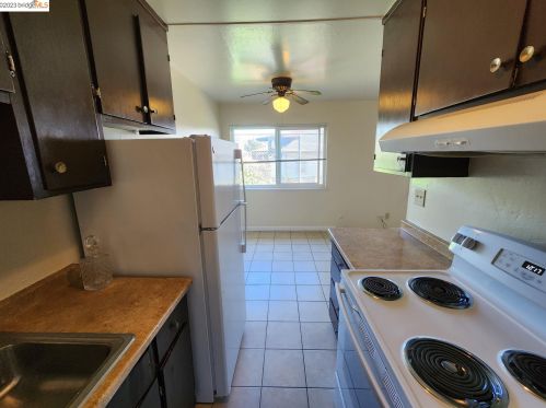 1611 63 St, Berkeley CA 94703-2607 exterior