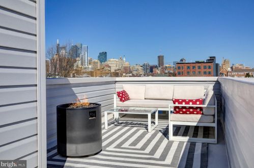 934 Ellsworth St, Philadelphia PA 19146-3010 exterior