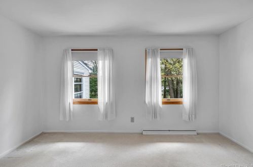 30 Sharren Ln, Enfield CT 06082-2030 exterior