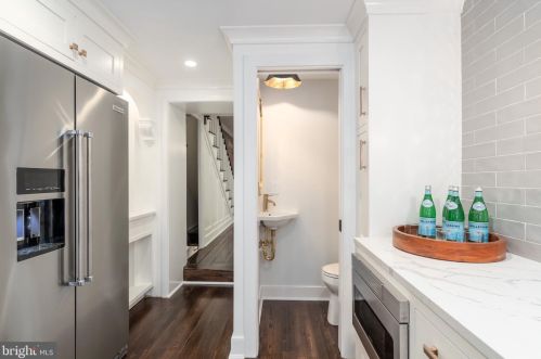 111 Prince St, Alexandria VA 22314-2934 exterior