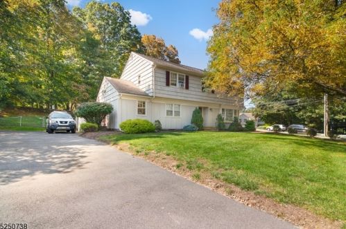 979 Littleton Rd, Parsippany, NJ 07054-1741