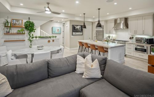 712 Ave, San Diego CA 92118-1716 exterior