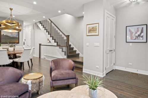 1419 Oakdale Ave, Chicago IL 60657-4118 exterior