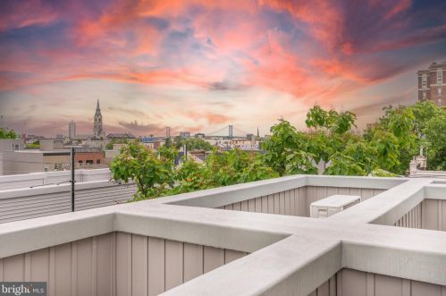 1405 8th St, Philadelphia PA 19122-3501 exterior