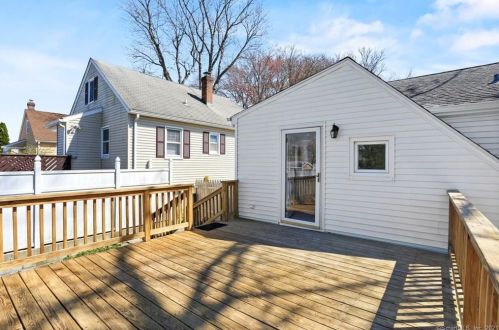 10 Autumn St, Norwalk CT 06850-2501 exterior