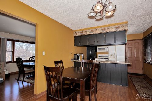 3105 Hilltop Dr, Bull Valley IL 60097-9303 exterior