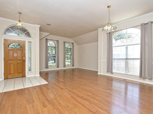 1725 Dapplegrey Ln, Austin TX  78727-4545 exterior