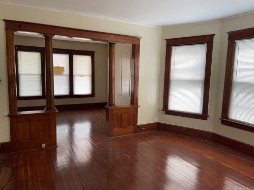 35 May St, Poughkeepsie, NY 12603-2732