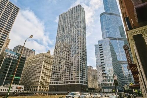 405 Wabash Ave, Chicago IL  60605-1208 exterior