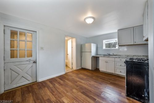 15 Douglas St, Perth Amboy NJ  08863-2205 exterior