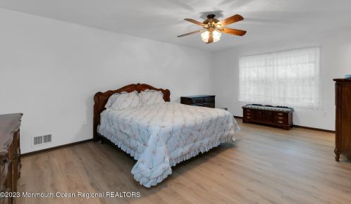 99 4 Winds Dr, Middletown NJ 07748-3134 exterior