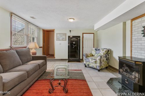 1892 56th St, Fennville MI 49408-8508 exterior