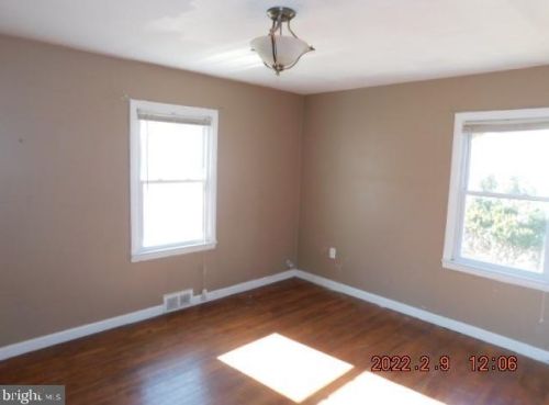 20 Steinway Ave, Trenton NJ 08618-1614 exterior