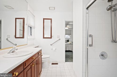 236 Memorial Ave, Tavistock NJ 08033-2952 exterior