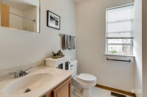 908 40, Chicago IL 60653-2803 exterior