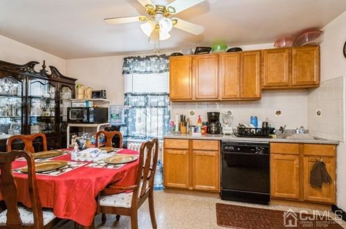 1696 Winfield St, Rahway NJ 07065-3539 exterior