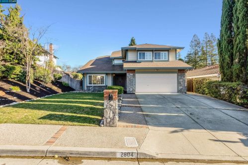 2804 Rockridge Dr, Concord, CA 94523-1612