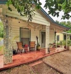 2614 3rd St, Austin TX  78702-4718 exterior