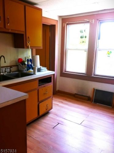 34 Harrison St, Wantage NJ 07461-2121 exterior