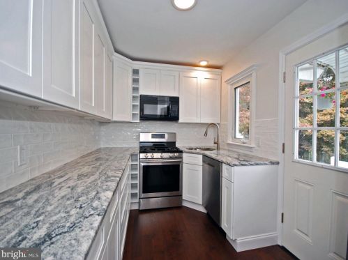 20 Fogarty Dr, Trenton NJ 08619-4320 exterior