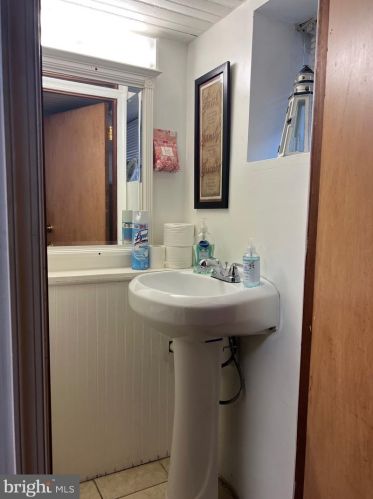 2411 8th St, Philadelphia PA 19148-3713 exterior