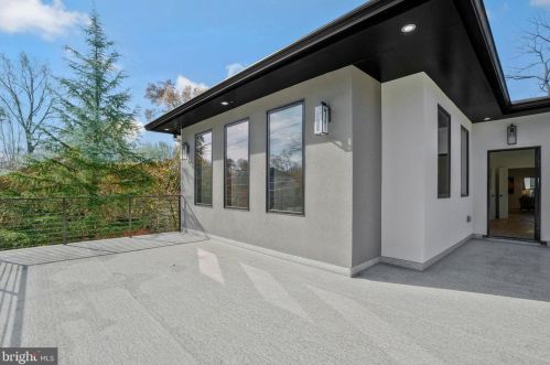 1520 Brookhaven Dr, Mc Lean VA  22101-4127 exterior