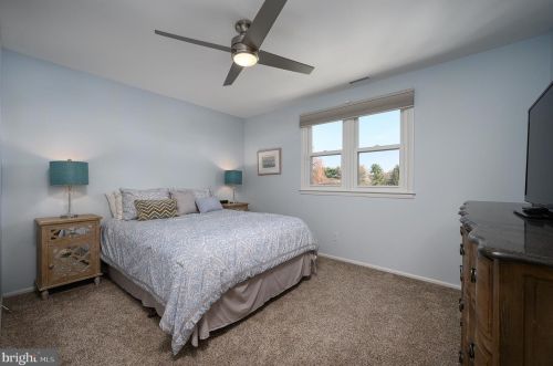 747 Bobwhite Ln, Huntingdon Valley PA 19006-2117 exterior