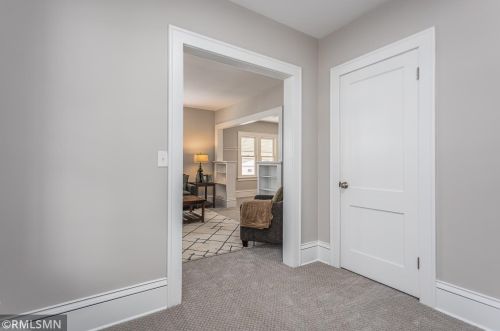 1001 3 St, Saint Paul MN 55112-7300 exterior