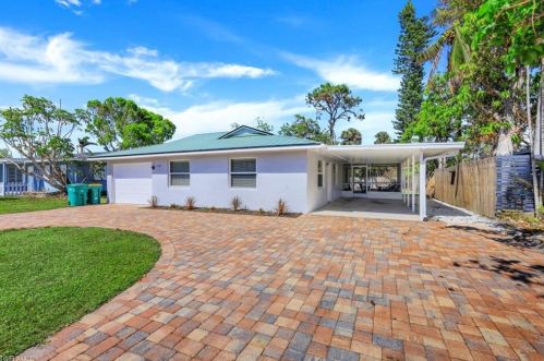 1239 Cooper Dr, Naples, FL 34103-3836