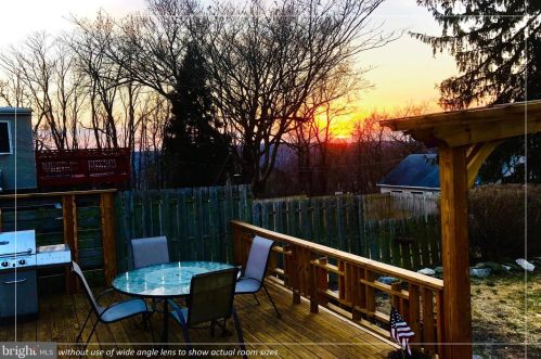 224 Lemonte St, Philadelphia PA 19128-4518 exterior