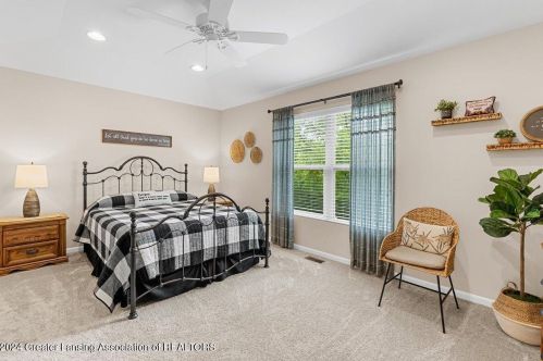 16120 Park Lake Rd, East Lansing MI 48823-9480 exterior