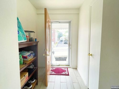 412 9th St, Fairview NJ  07022-1113 exterior