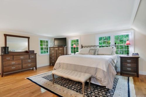 29 Maryland Ave, Armonk NY  10504-2030 exterior