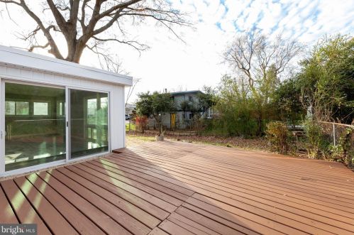 4000 Javins Dr, Alexandria VA  22310-2037 exterior