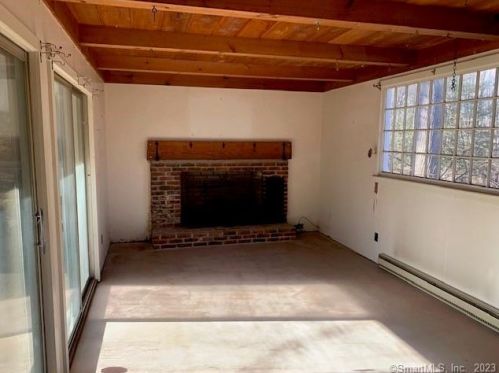 39 Kenilworth Dr, Deep River CT 06419-1213 exterior